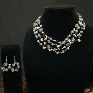 Black and White Beaded Necklace with mathing earrings